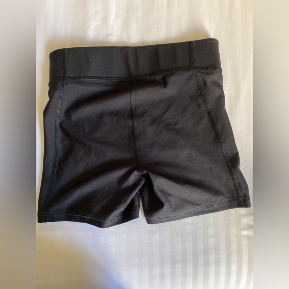 Under Armor Shorts - Picture 3 of 3